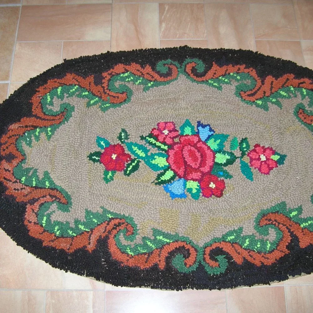 ANTIQUE HAND MADE LOOP HOOK FLORAL FLOWERS RUG 31